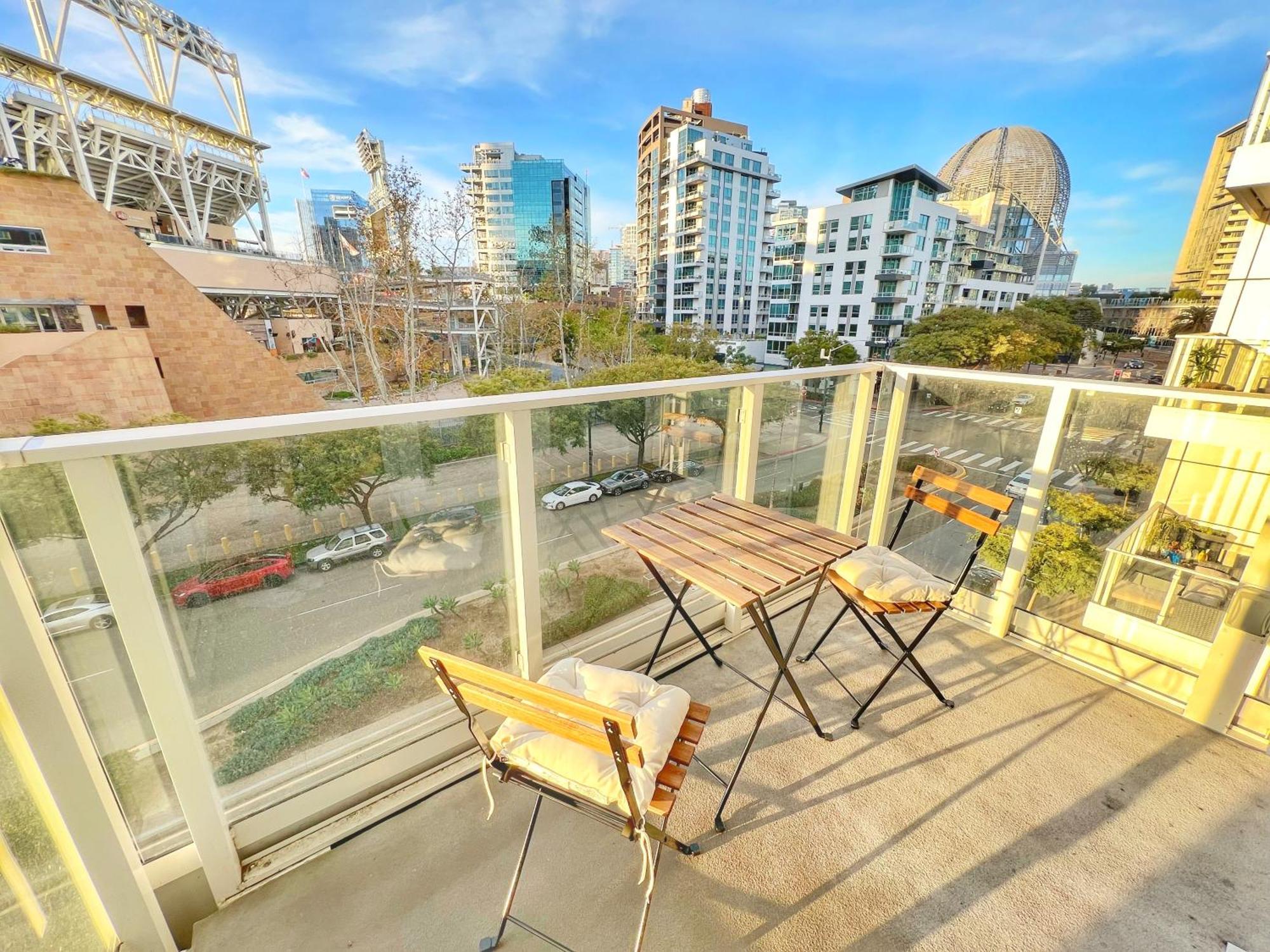 Stunning Apartment By Petco Park! Сан-Диего Экстерьер фото